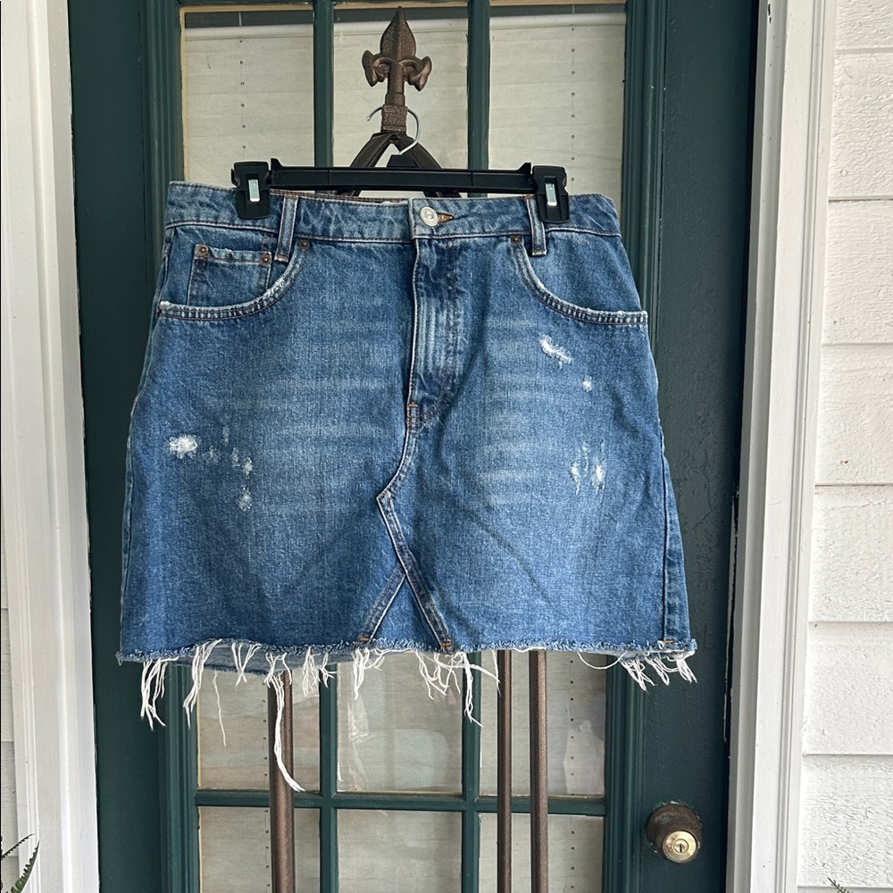 BDG Urban Outfitters Frayed Hem Blue Denim Mini Skirt size L